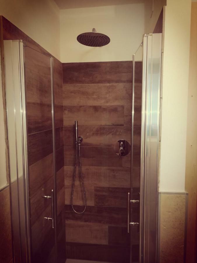 Rele B Apartman Temù Kültér fotó
